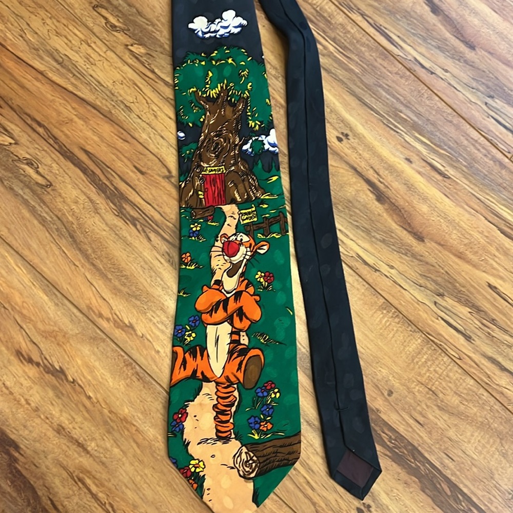 VTG Character Tie Lot 8 Ties Beatles, Disney, Warner Bros, Mad Dogs, etc - Picture 3 of 14